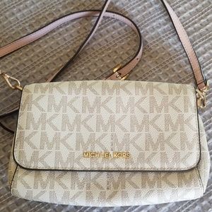Michael Kors Crossbody Bag